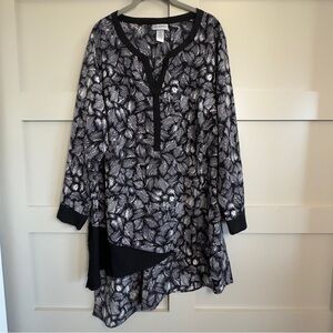 Catherines Tunic Black White Asymmetric Split Hem V-Neck Blouse Size 0X 14/16W